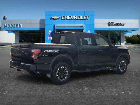 Used 2023 Nissan Titan PRO-4X w/ Pro-4x Convenience Package AWD/4WD image 5