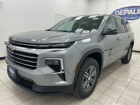 New 2026 Chevrolet Traverse LT w/ Driver Confidence Package AWD/4WD image 18
