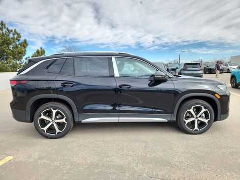 New 2026 Volkswagen Tiguan SE image 2