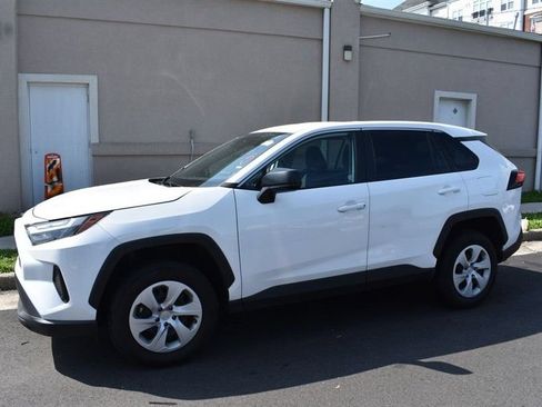 Used 2025 Toyota RAV4 LE AWD/4WD image 5