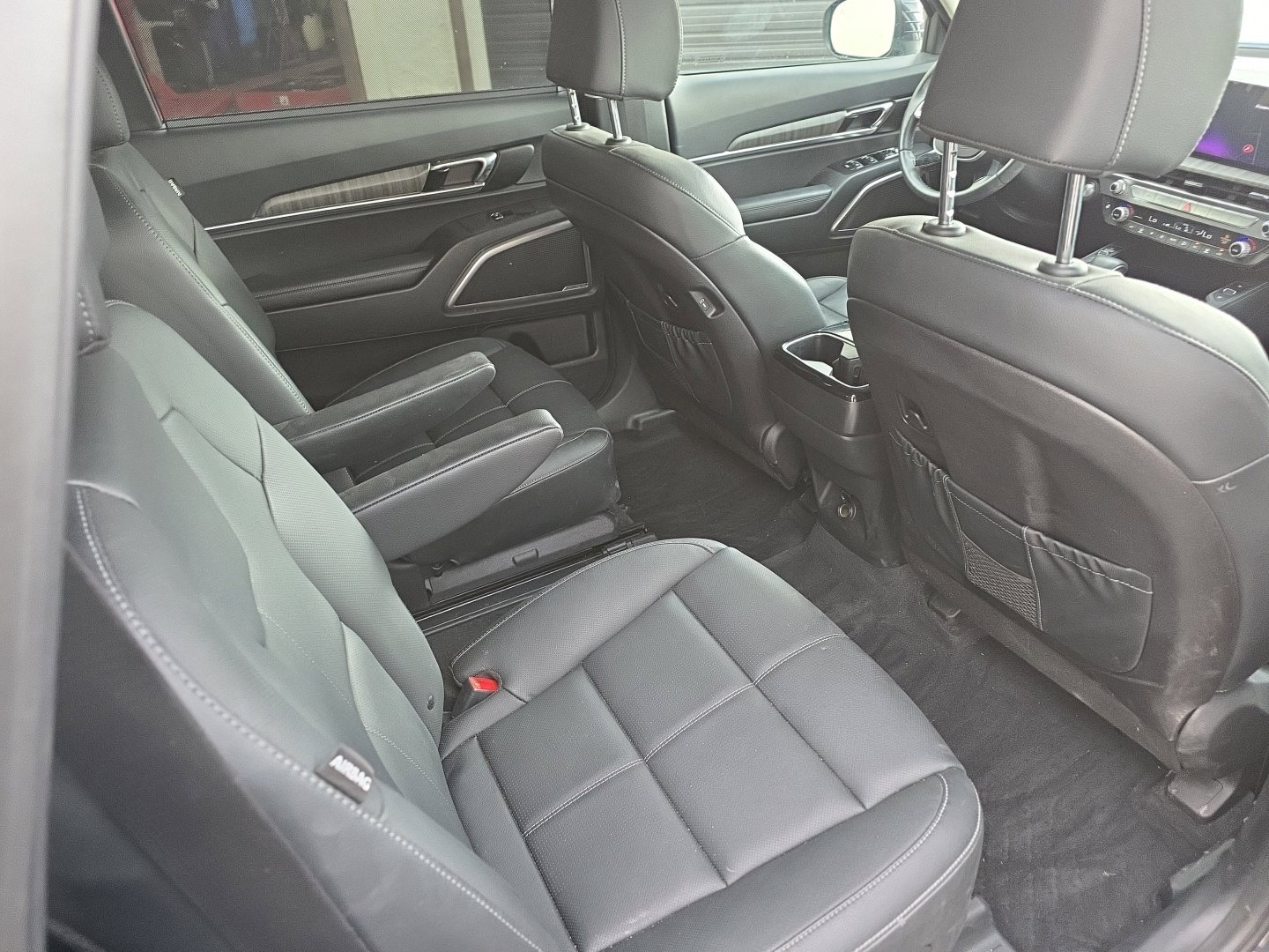 Used 2025 Kia Telluride EX w/ EX Captain's Chair Package AWD/4WD image 33