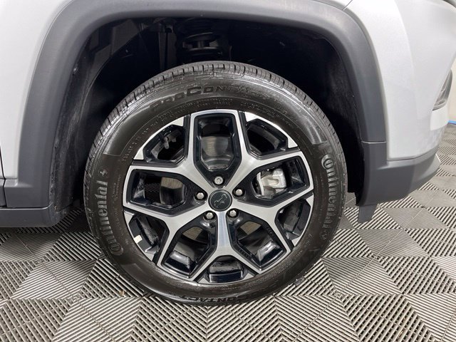 Used 2026 Jeep Compass Limited AWD/4WD image 9