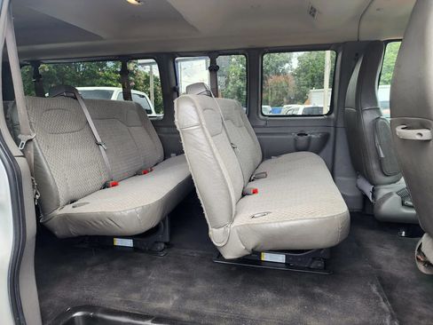Used 2020 Chevrolet Express 3500 LT w/ LT Preferred Equipment Group RWD image 9