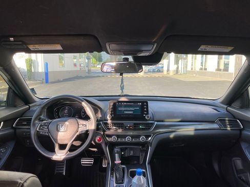 Used 2019 Honda Accord Sport image 5