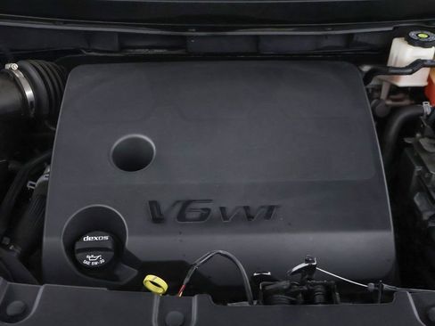 Used 2023 Chevrolet Traverse LT w/ Rear Camera Mirror Package image 21