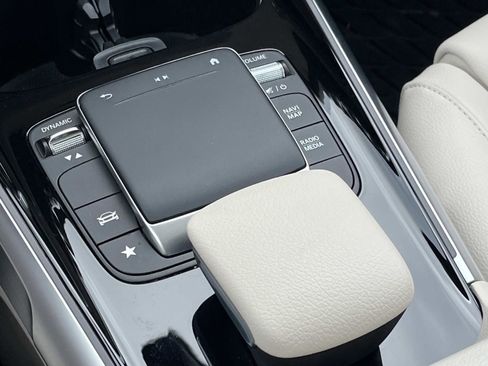 Certified 2023 Mercedes-Benz GLB 250 image 28