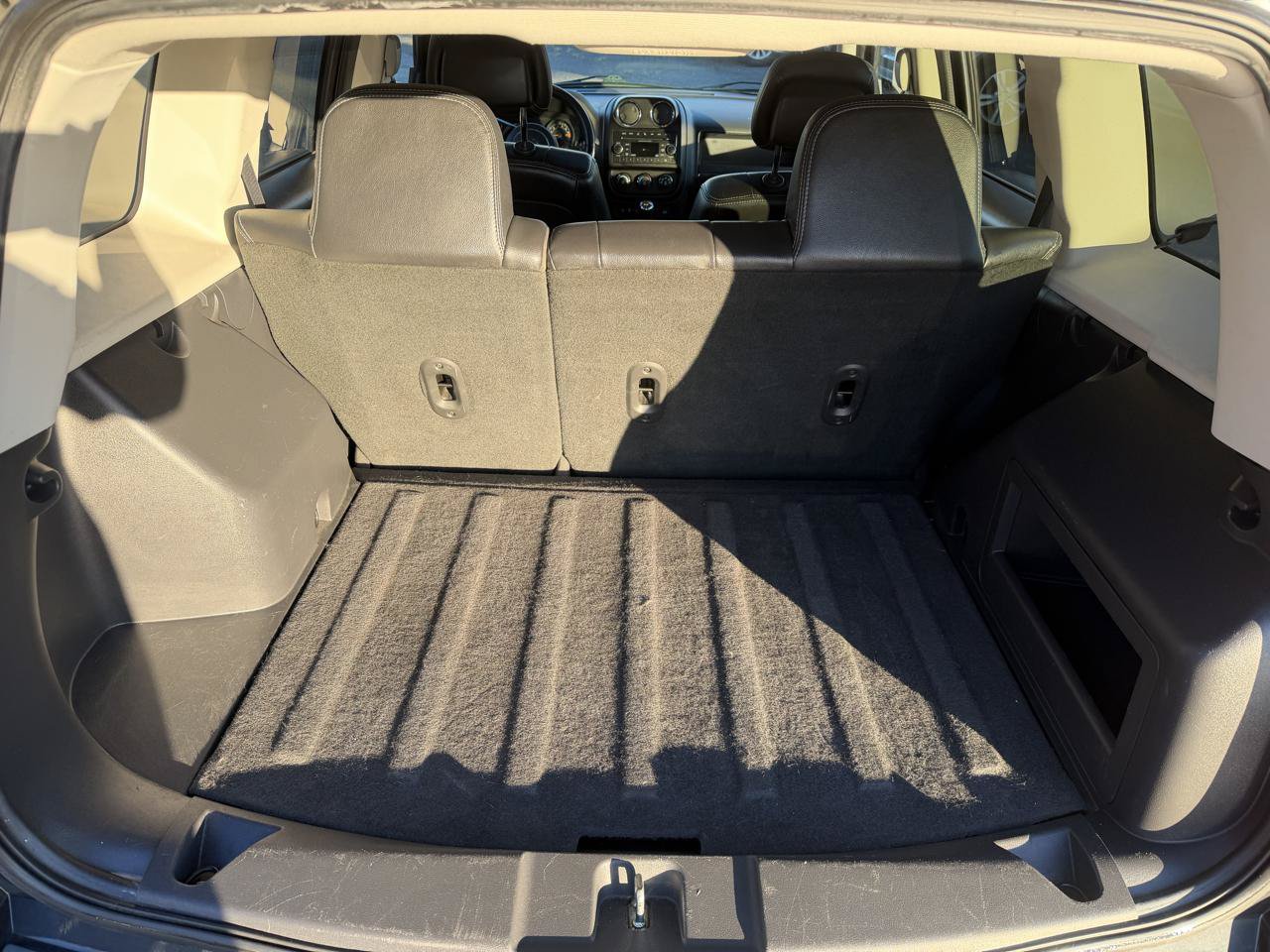 Used 2014 Jeep Patriot High Altitude FWD image 15