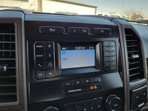 Used 2022 Ford F250 XL w/ Power Equipment Group image 21