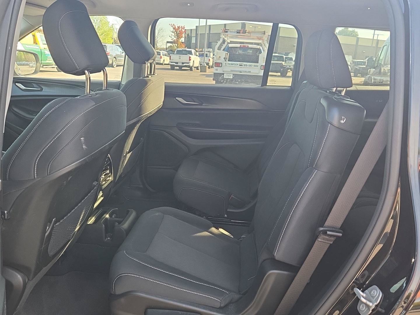 Used 2023 Jeep Grand Cherokee L Laredo w/ Luxury Tech Group I AWD/4WD image 15