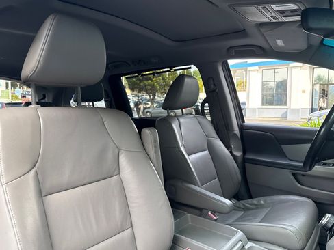 Used 2012 Honda Odyssey EX-L image 29