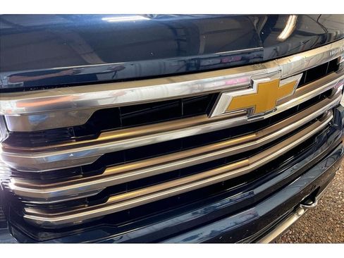 Used 2022 Chevrolet Silverado 1500 High Country AWD/4WD image 32