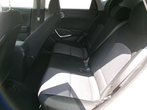 Used 2025 Kia Soul LX w/ LX Technology Package FWD image 10