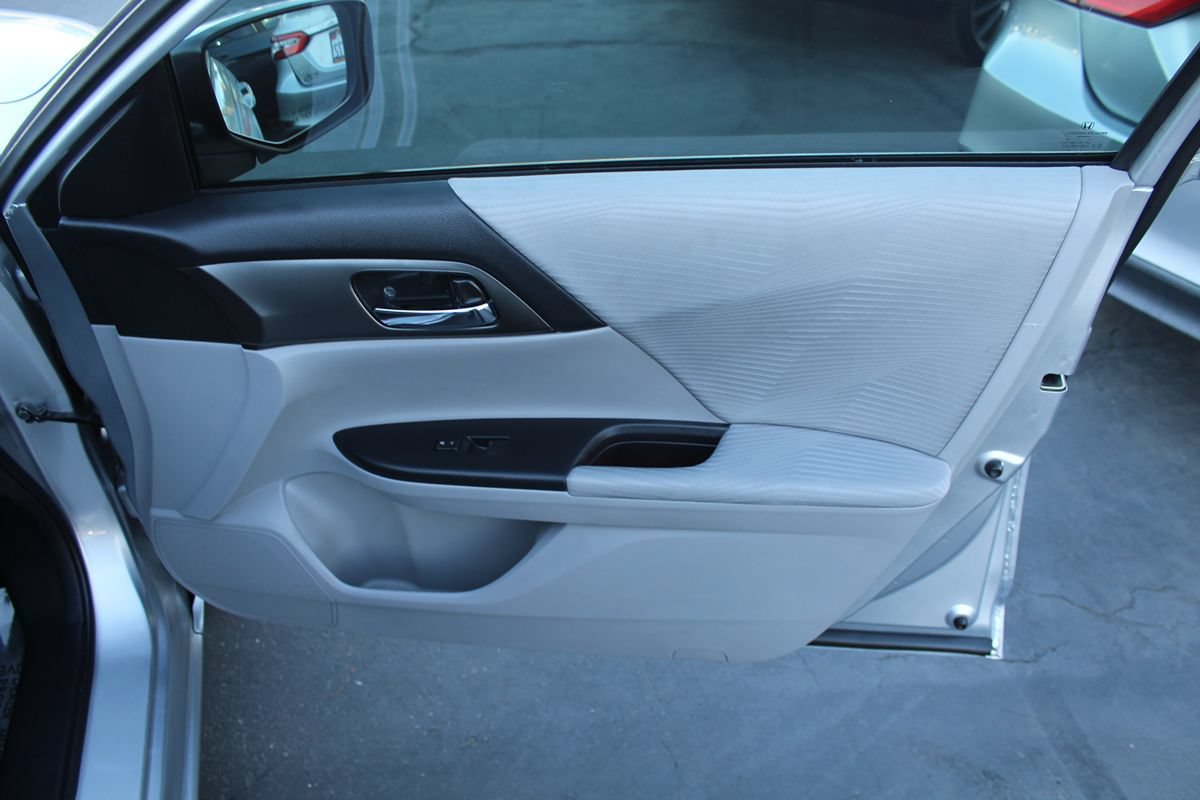Used 2014 Honda Accord LX image 17
