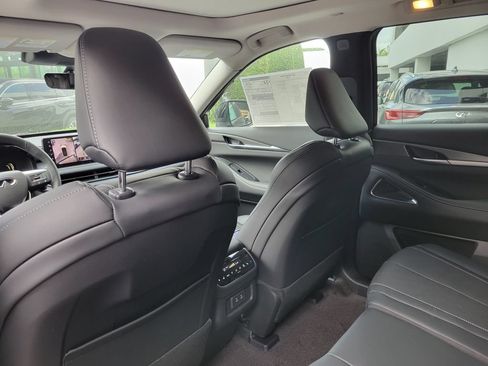 New 2027 INFINITI QX60 Luxe FWD image 12