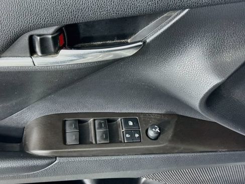 Certified 2021 Toyota Camry SE FWD image 19