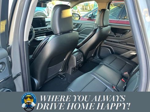 New 2025 Lincoln Corsair Reserve w/ Equipment Group 202A image 23