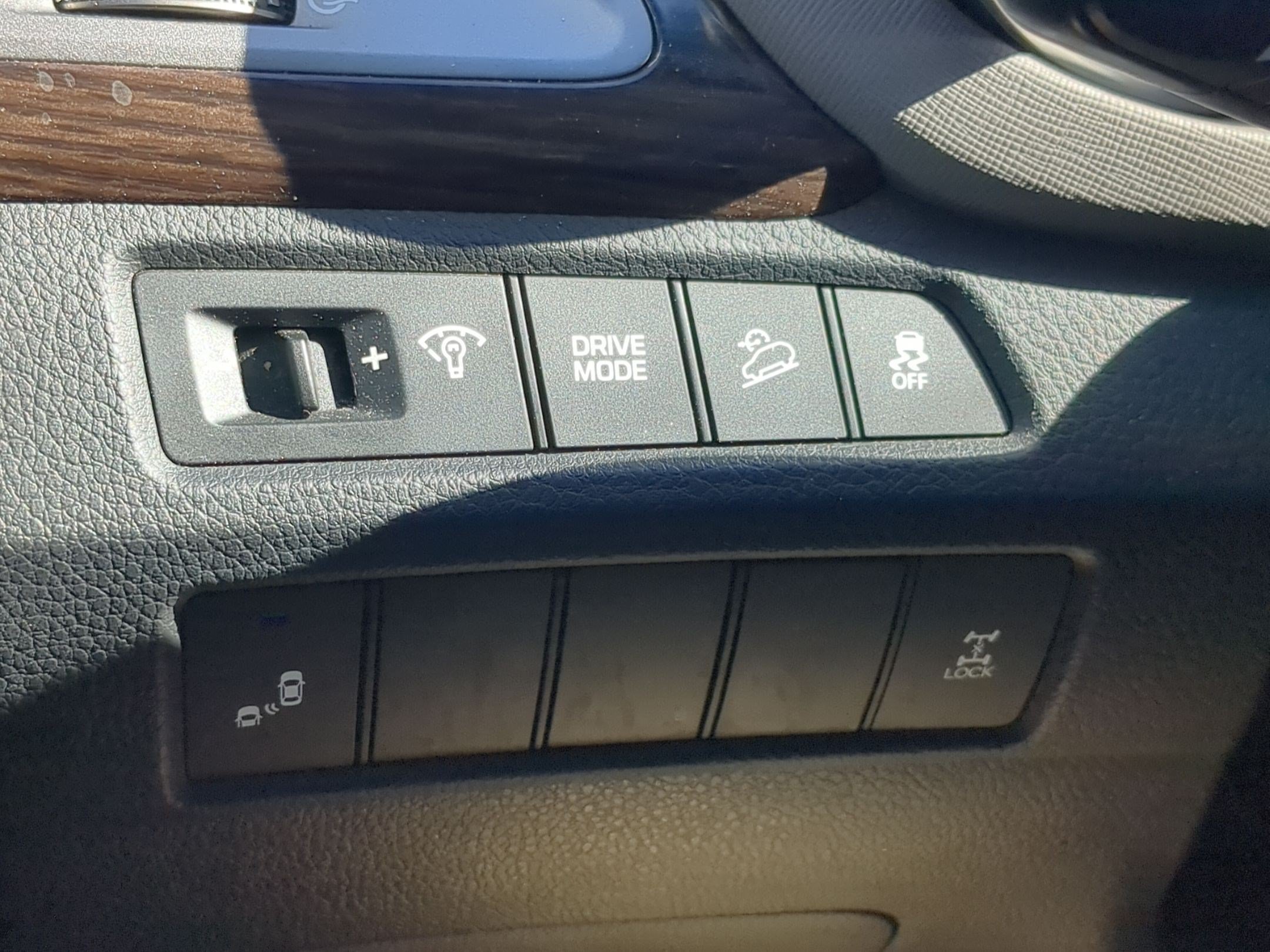 Used 2017 Hyundai Santa Fe Sport AWD/4WD image 16