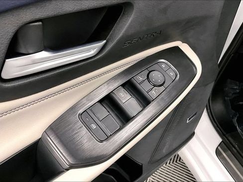 New 2026 Nissan Sentra SL w/ Floor Mat Package FWD image 31