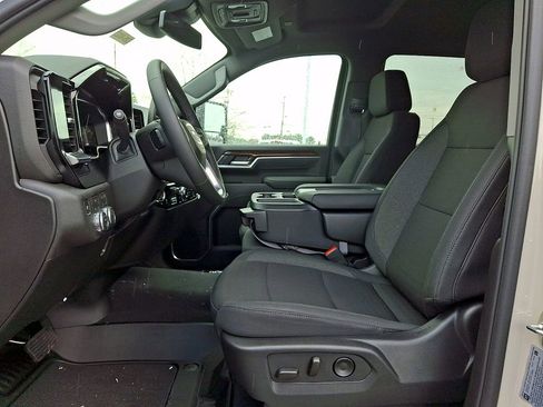 New 2026 GMC Sierra 2500 SLE w/ SLE Value Package; image 9