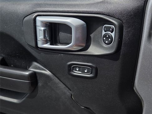 Used 2020 Jeep Wrangler Unlimited Sport S AWD/4WD image 19