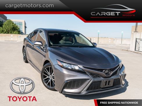 Used 2022 Toyota Camry SE w/ Cold Weather Package AWD/4WD image 1