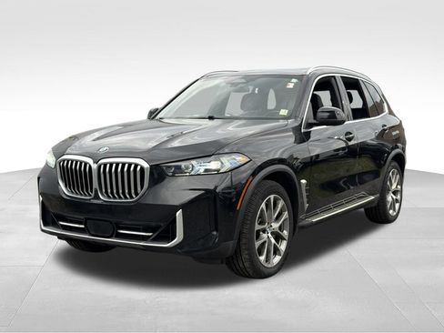Used 2024 BMW X5 xDrive40i w/ Premium Package AWD/4WD image 3