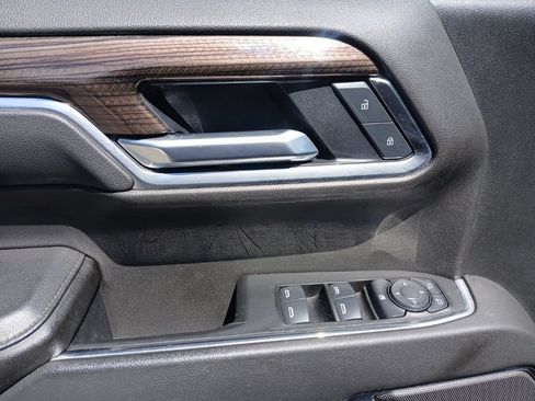 Used 2025 Chevrolet Silverado 1500 LT AWD/4WD image 14
