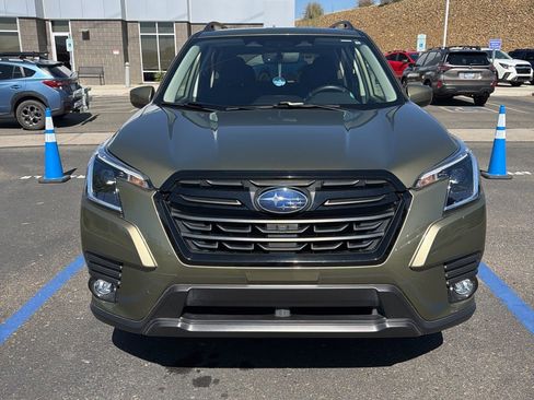 Used 2024 Subaru Forester Premium image 2