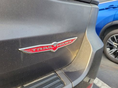 Used 2017 Jeep Grand Cherokee Trailhawk image 14