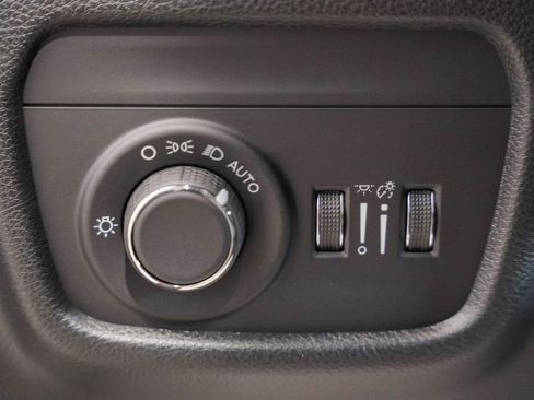 New 2025 Jeep Grand Cherokee Altitude image 38