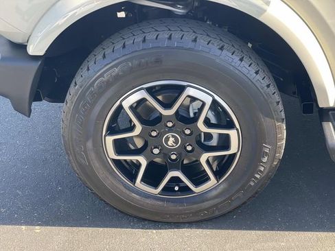 Used 2025 Ford Bronco Outer Banks image 29