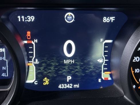 Used 2024 Jeep Gladiator Sport AWD/4WD image 12