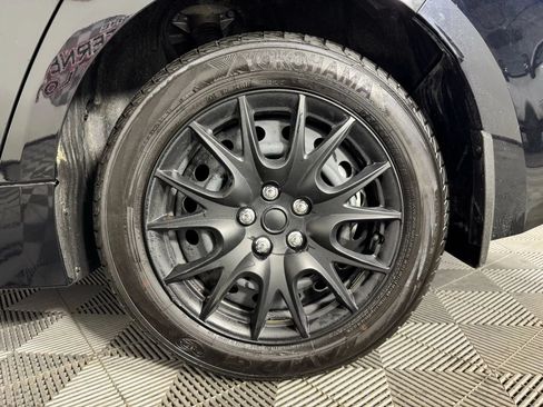 Used 2025 Toyota Corolla LE FWD image 39