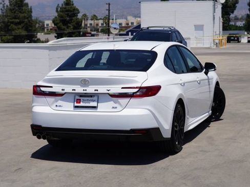 Used 2026 Toyota Camry SE FWD image 8