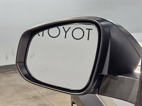 Used 2025 Toyota 4Runner SR5 AWD/4WD image 22