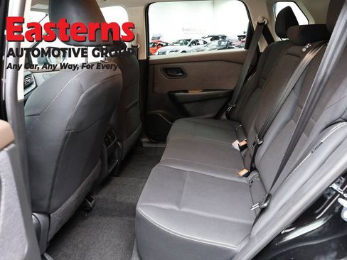 Used 2023 Nissan Rogue S AWD/4WD image 21
