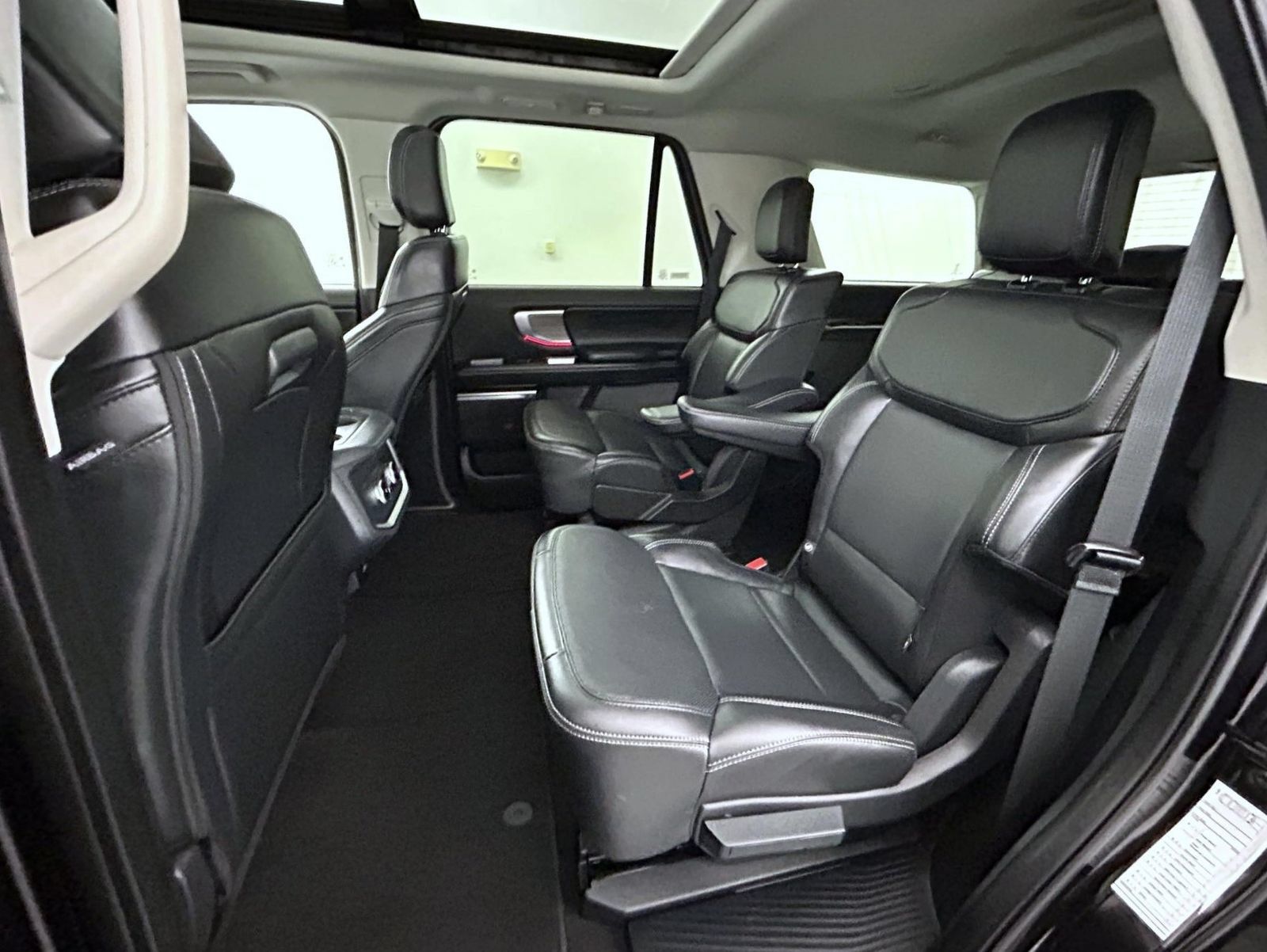 Used 2025 Ford Expedition Platinum AWD/4WD image 22