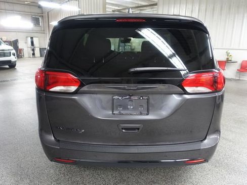 Used 2020 Chrysler Pacifica Touring-L Plus w/ Advanced Safetytec Group FWD image 6