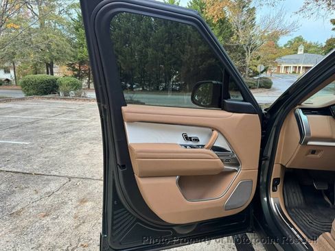 Used 2025 Land Rover Range Rover SV AWD/4WD image 34