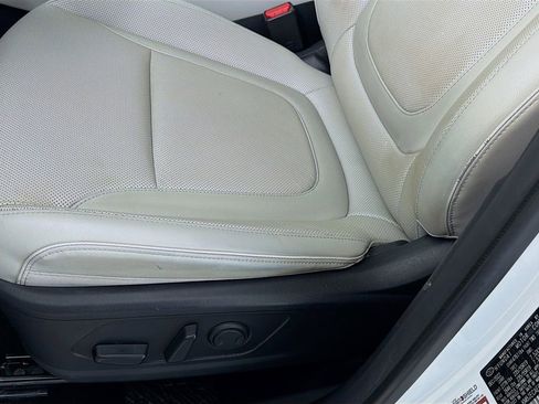 Used 2023 Hyundai Tucson Limited image 23