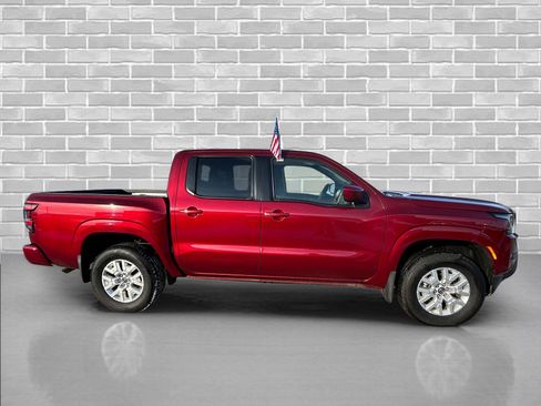 Used 2022 Nissan Frontier SV image 7
