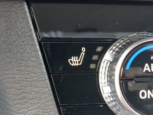 New 2026 Mitsubishi Outlander SE image 28