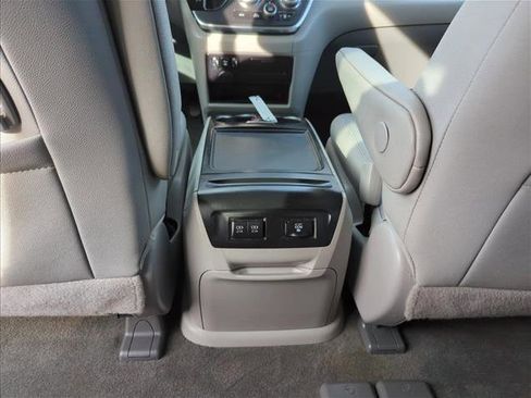 Used 2018 Toyota Sienna XLE image 24