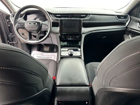 Used 2024 Jeep Grand Cherokee L Laredo image 10