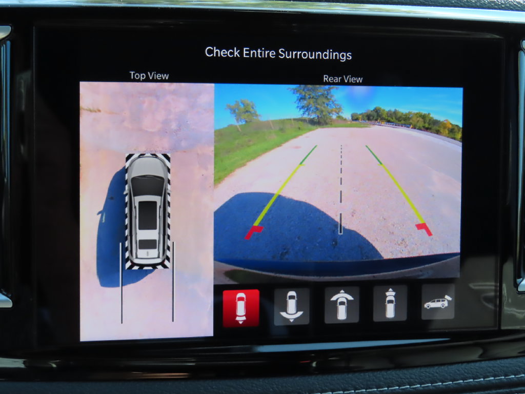 New 2027 Chrysler Pacifica Limited w/ Family Tech Group AWD/4WD image 8