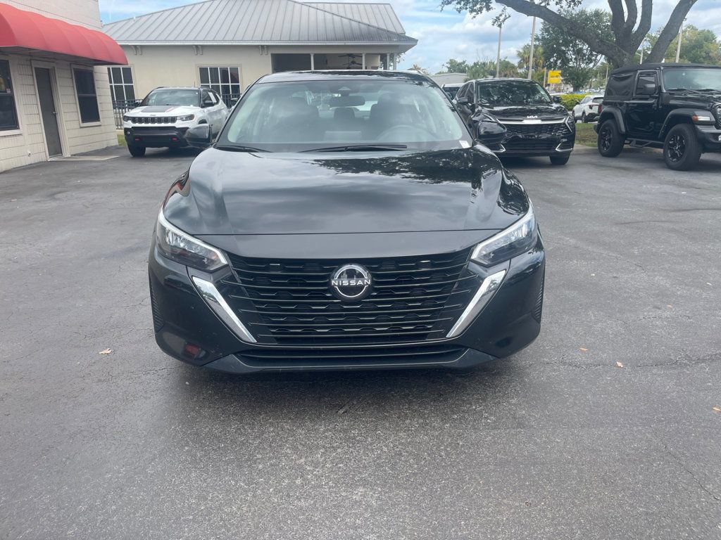 Used 2025 Nissan Sentra SV FWD image 8