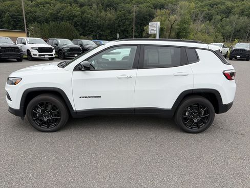 Certified 2026 Jeep Compass Latitude w/ Quick Order Package 29K AWD/4WD image 2