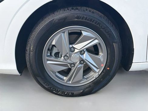 New 2026 Hyundai Elantra SE FWD image 30