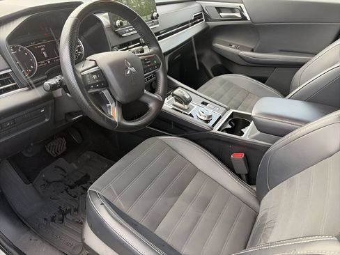 Used 2024 Mitsubishi Outlander SE AWD/4WD image 9