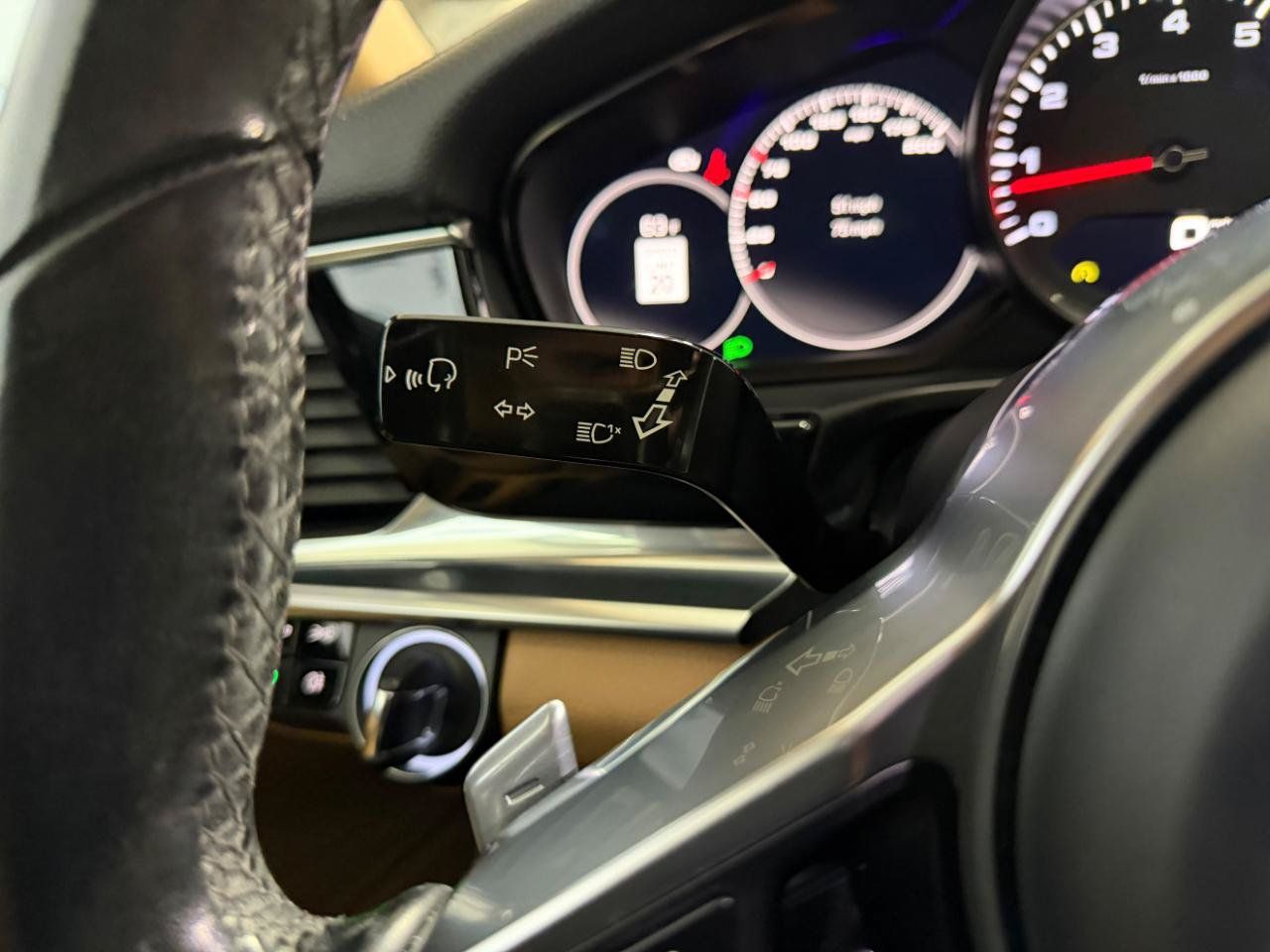 Used 2018 Porsche Panamera 4S AWD/4WD image 34